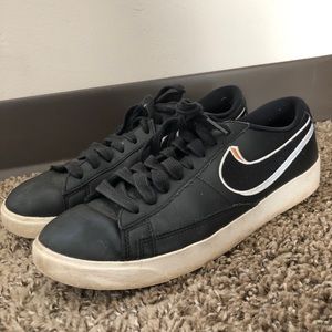 Nike blazer low